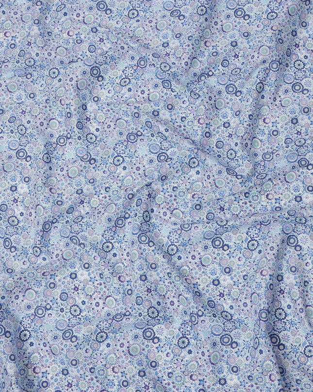 قماش قطني أزرق لافندر مع طبعة زهور متعددة الألوان، عرض 110 سم، صنع في اليابان - D24171