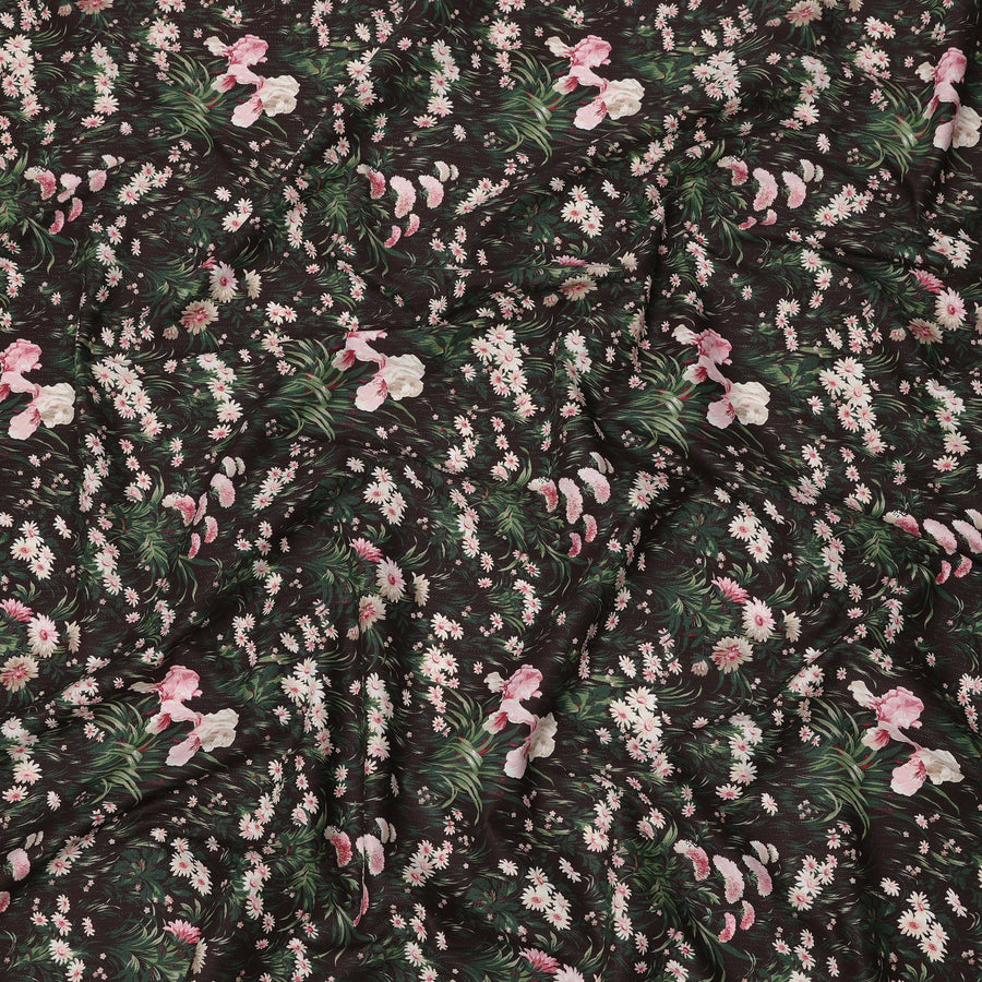 قماش قطني بلون بني شوكولاتة مع طبعة زهور باللونين الوردي والأبيض، عرض 110 سم، صنع في اليابان - D24181