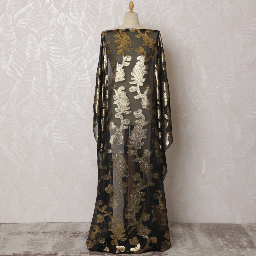 قماش شيفون فاخر بنمط زهور باللونين الأسود والذهبي من الحرير الفرنسي الخالص (فرانساوي ديراك) - عرض 140 سم × 3.5 متر -D19816