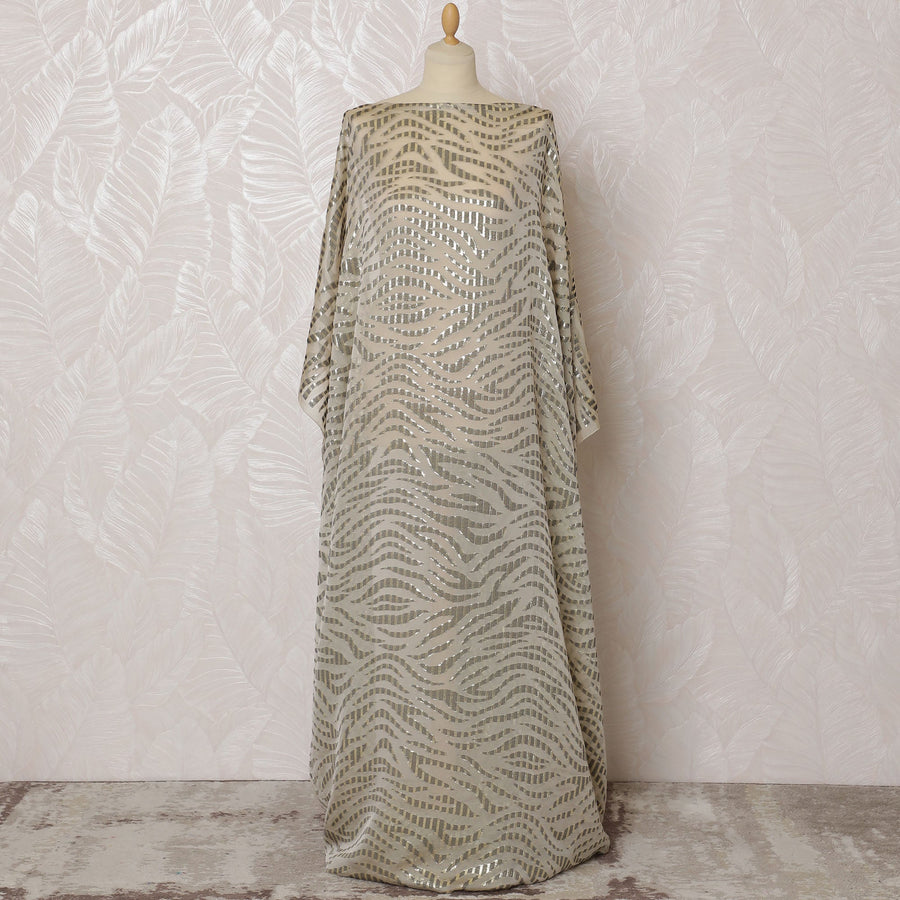 نسيج شيفون أنيق كريمي وفضي من الحرير الفرنسي الخالص (فرانساوي ديراك) - عرض 140 سم × 3.5 متر -D19854