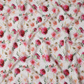 قماش كريب فيسكوز هندي أبيض مع ورق معدني، مطبوع عليه زهور باللونين الوردي والأحمر، عرض 110 سم - D20925