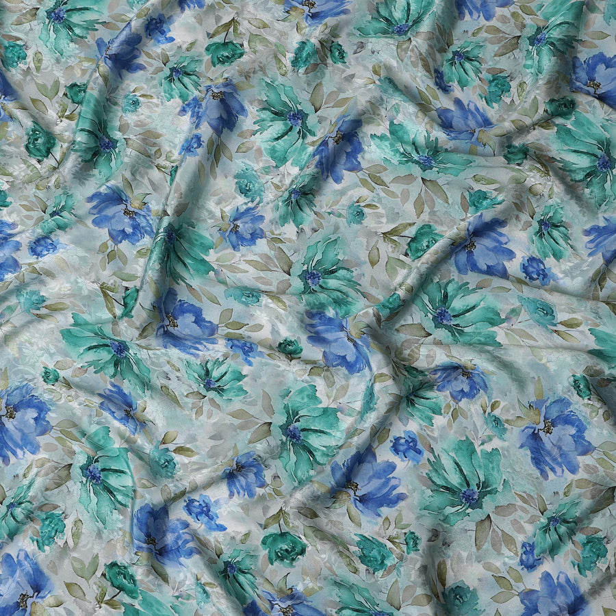 قماش ساتان مودال هندي من الفيسكوز باللون الأزرق الفاتح، مطبوع عليه زهور باللونين الأخضر والأزرق، عرض 110 سم - D20934