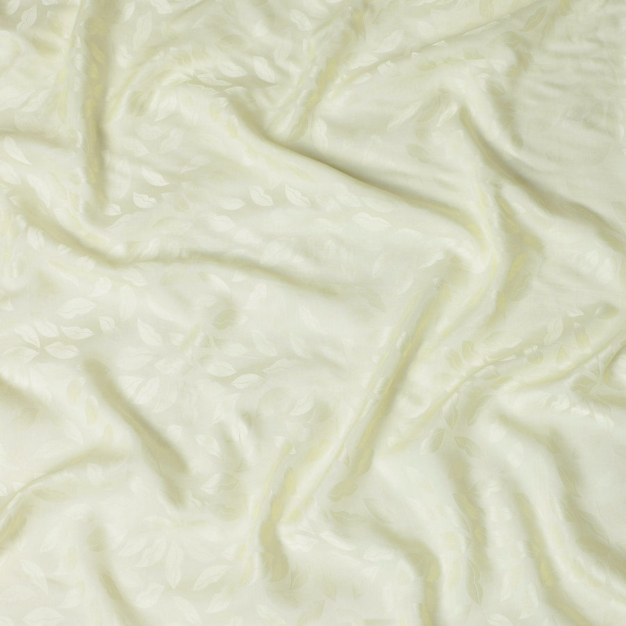 قماش حرير ساتان باللون الأصفر الباهت بتصميم أوراق الشجر، عرض 110 سم - D20965