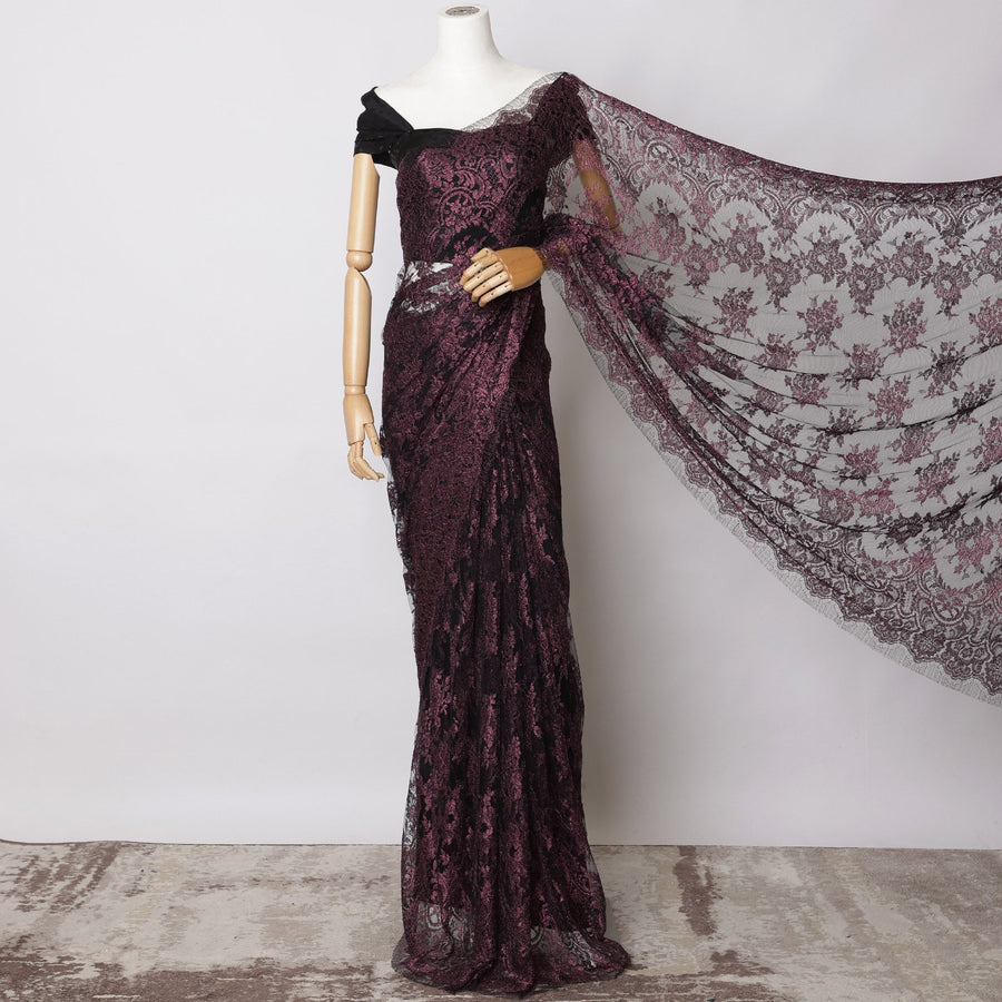 قماش دانتيل شانتيلي فرنسي معدني بلون أرجواني غامق – 5.5 متر، تصميم زهور، عرض 110 سم – D21085