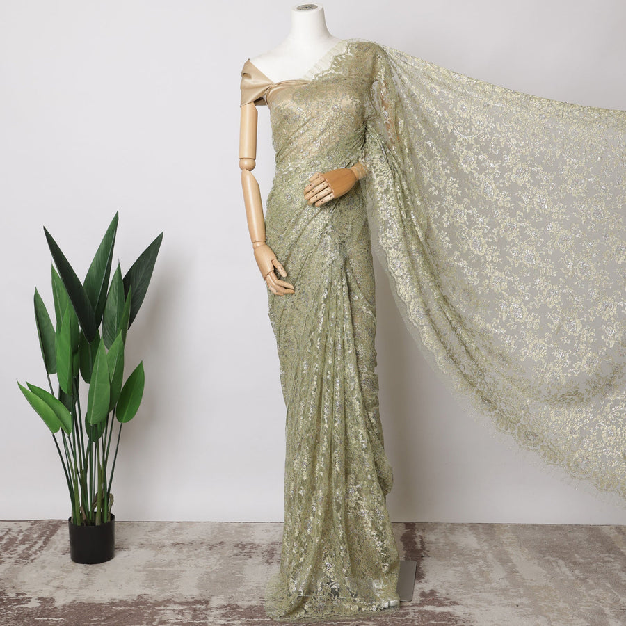 قماش دانتيل شانتيلي فرنسي معدني باللون الأخضر الباهت – 5.5 متر، تصميم زهور، عرض 110 سم – D21087