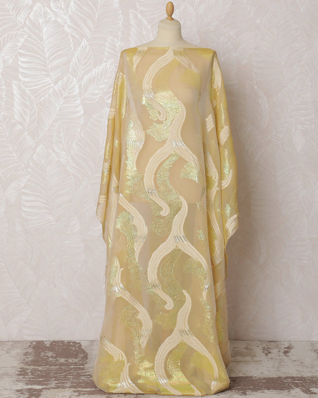 قماش شيفون حرير فرنسي بلون الشمبانيا الذهبي مع أنماط لوركس فضية، ديراك صومالي تقليدي - عرض 140 سم، 3.5 متر - D20147