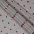 قماش فوال من القطن السويسري الفاخر باللون الرمادي الفاتح مع تطريز زهور حمراء - خامة الثوب التقليدي، عرض 140 سم - D20198