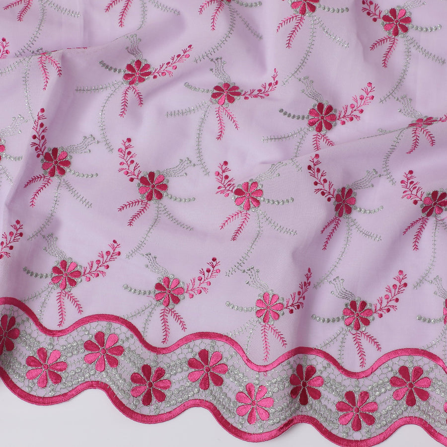 قماش فوال من القطن السويسري الفاخر باللون الوردي الفاتح مع تطريز زهور باللونين الأحمر والفضي - خامة الثوب التقليدي، عرض 140 سم - D20207
