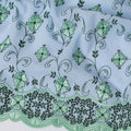قماش فوال من القطن السويسري الفاخر باللون الأزرق الفاتح مع تطريز على شكل كرمة خضراء - خامة ثوب تقليدي، عرض 140 سم - D20208