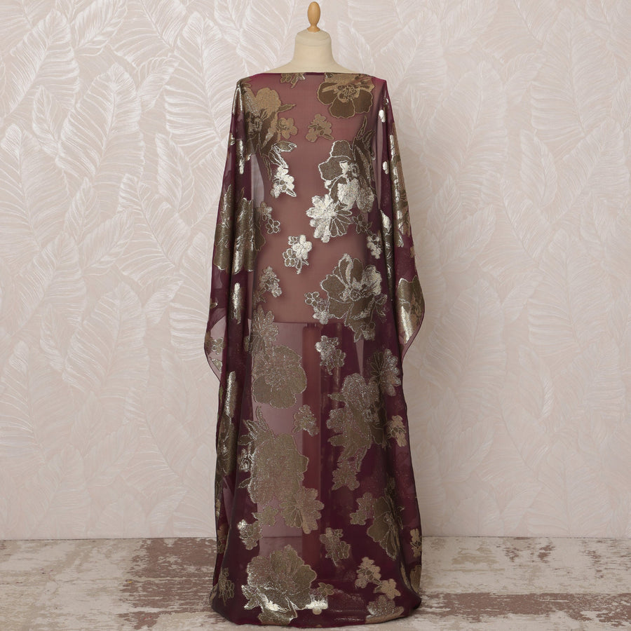 قماش شيفون ديراك من الحرير الصومالي (الفرنسوي) باللون العنابي مع لوركس معدني ذهبي، 3.5 متر، عرض 140 سم، فرنسا-D20893