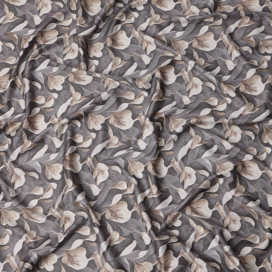 قماش قطني ساتان بطبعة زنبق رمادي فحمي، تصميم زهور رقمية باللون البيج، عرض 110 سم، صنع في الهند - D22610