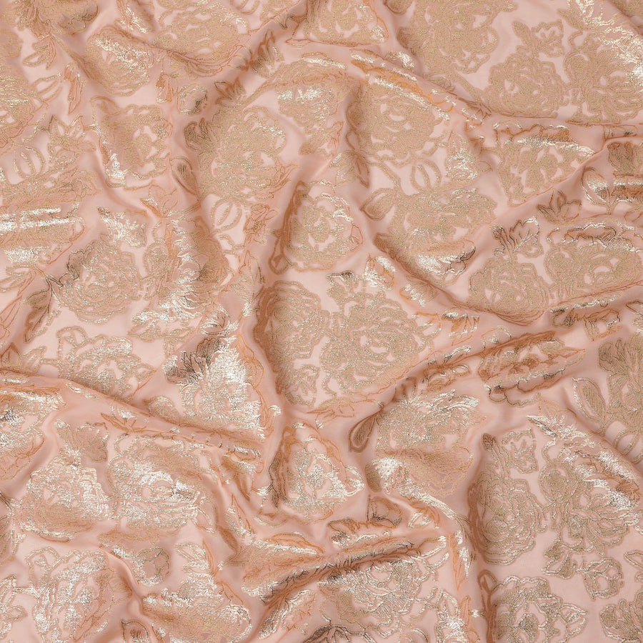قماش شيفون حريري بتصميم لوركس معدني مزهر بلون وردي خوخي، عرض 140 سم، صنع في كوريا الجنوبية - D22653