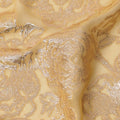 قماش شيفون حريري بتصميم زهور معدنية باللون البيج الذهبي، عرض 140 سم، صنع في كوريا الجنوبية - D22655