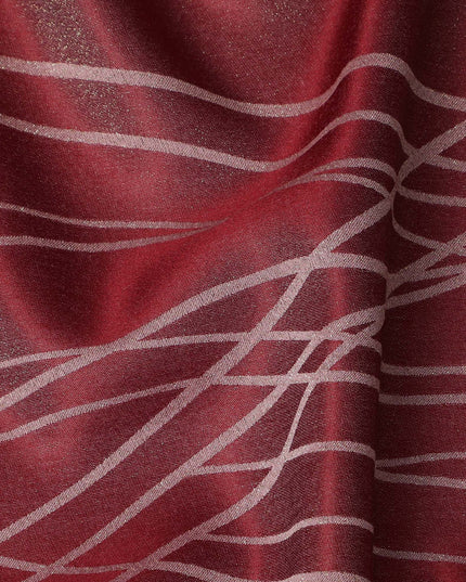 قماش ساتان حريري خالص بطبعة معدنية جاكار بخطوط تجريدية بلون أحمر غامق، عرض 110 سم، صنع في كوريا الجنوبية - D23012