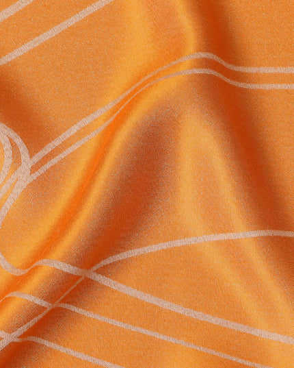 قماش ساتان حريري خالص بطباعة معدنية بخطوط تجريدية صفراء ذهبية، عرض 110 سم، صنع في كوريا الجنوبية - D23014