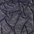 قماش ساتان حريري خالص بطبعة معدنية جاكار بخطوط تجريدية زرقاء داكنة، عرض 110 سم، صنع في كوريا الجنوبية - D23016