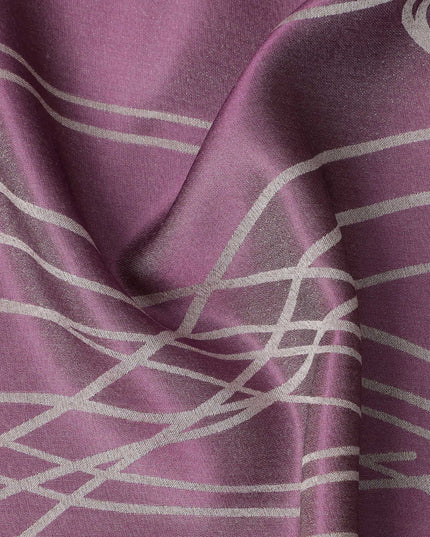 قماش ساتان حريري خالص بطبعة معدنية بخطوط تجريدية بلون أرجواني أرجواني، عرض 110 سم، صنع في كوريا الجنوبية - D23017