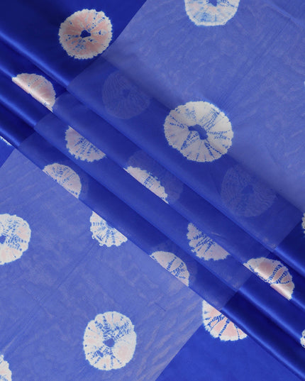 قماش ساتان حريري خالص بنقشة شيبوري دائرية باللون الأزرق الملكي والوردي، عرض 110 سم، صنع في الهند - D23027