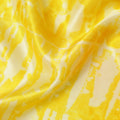 قماش حرير ساتان نقي بطباعة صبغية بلون أصفر شمسي وعاجي، عرض 110 سم، صنع في الهند - D23030