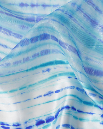 قماش ساتان حريري نقي بطبعة خطوط شيبوري باللون الأزرق الجليدي والنيلي، عرض 110 سم، صنع في الهند - D23031