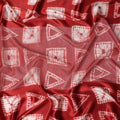 قماش ساتان حريري خالص بنقشة شيبوري هندسية باللون الأحمر القرمزي، عرض 110 سم، صنع في الهند - D23034