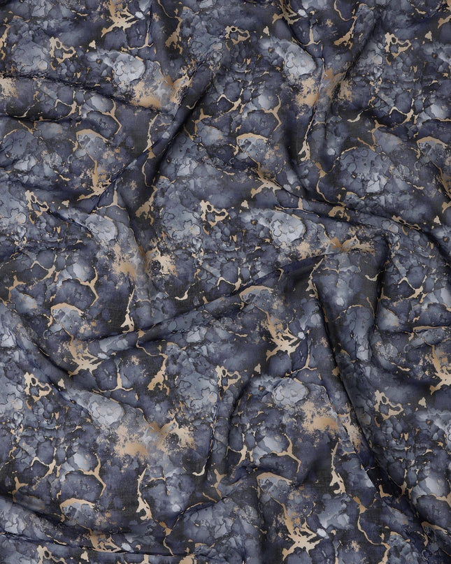 ثوب سوداني تقليدي بطبعة رخامية باللون الأزرق الداكن والبيج، مصنوع من قماش فوال قطني خالص، بطول 4.5 متر، وعرض 140 سم - صنع في الهند - D23135