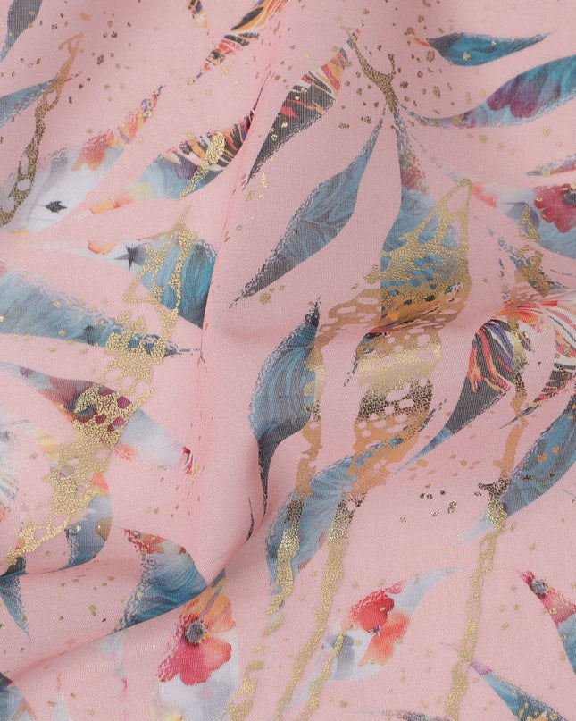 ثوب سوداني تقليدي مطبوع عليه أوراق الشجر باللون الوردي الفاتح واللون الأزرق المخضر والذهبي، مصنوع من قماش الفوال القطني الخالص، بطول 4.5 متر، وعرض 140 سم - صنع في الهند - D23156