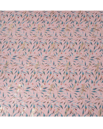 ثوب سوداني تقليدي مطبوع عليه أوراق الشجر باللون الوردي الفاتح واللون الأزرق المخضر والذهبي، مصنوع من قماش الفوال القطني الخالص، بطول 4.5 متر، وعرض 140 سم - صنع في الهند - D23156