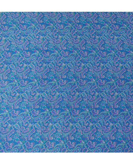 قماش حرير ساتان بنقشة بيزلي زرقاء مع تصميم مطبوع هندي معقد، عرض 110 سم، صنع في الهند - D23256