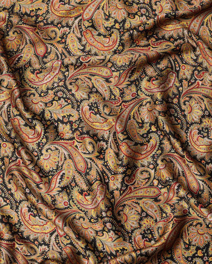 قماش حرير ساتان أسود متعدد الألوان بنقشة بيزلي بتصميم تقليدي مزخرف، عرض 110 سم، صنع في الهند - D23258