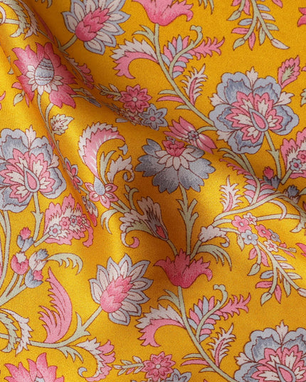 قماش ساتان حريري أصفر مطبوع عليه زهور بنقوش مغولية رقيقة، عرض 110 سم، صنع في الهند - D23259