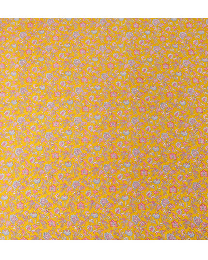 قماش ساتان حريري أصفر مطبوع عليه زهور بنقوش مغولية رقيقة، عرض 110 سم، صنع في الهند - D23259
