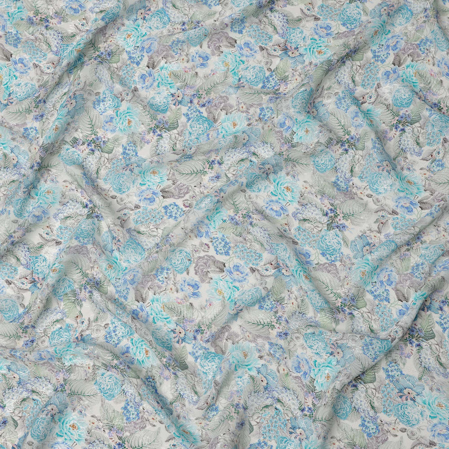 قماش كريب فيسكوز مطبوع عليه زهور نباتية زرقاء بقاعدة عاجية، عرض 110 سم، الهند - D23420