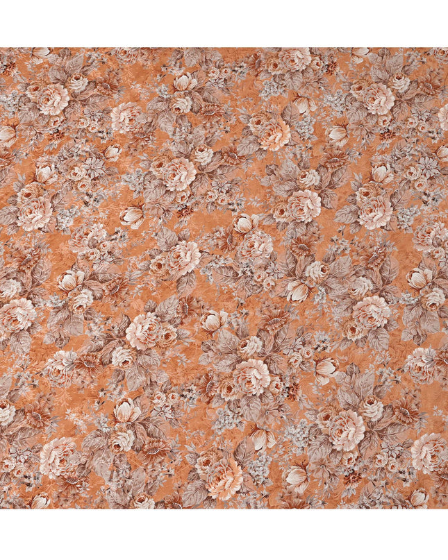 قماش كريب فيسكوز مطبوع عليه زهور وردية بنية اللون، قاعدة من الطين، عرض 110 سم، الهند - D23423