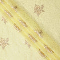 قماش فوال قطني مطرز بنقشة زهور باللون الأصفر الليموني مع لمسات من الترتر، عرض 140 سم، صنع في الهند - D23721