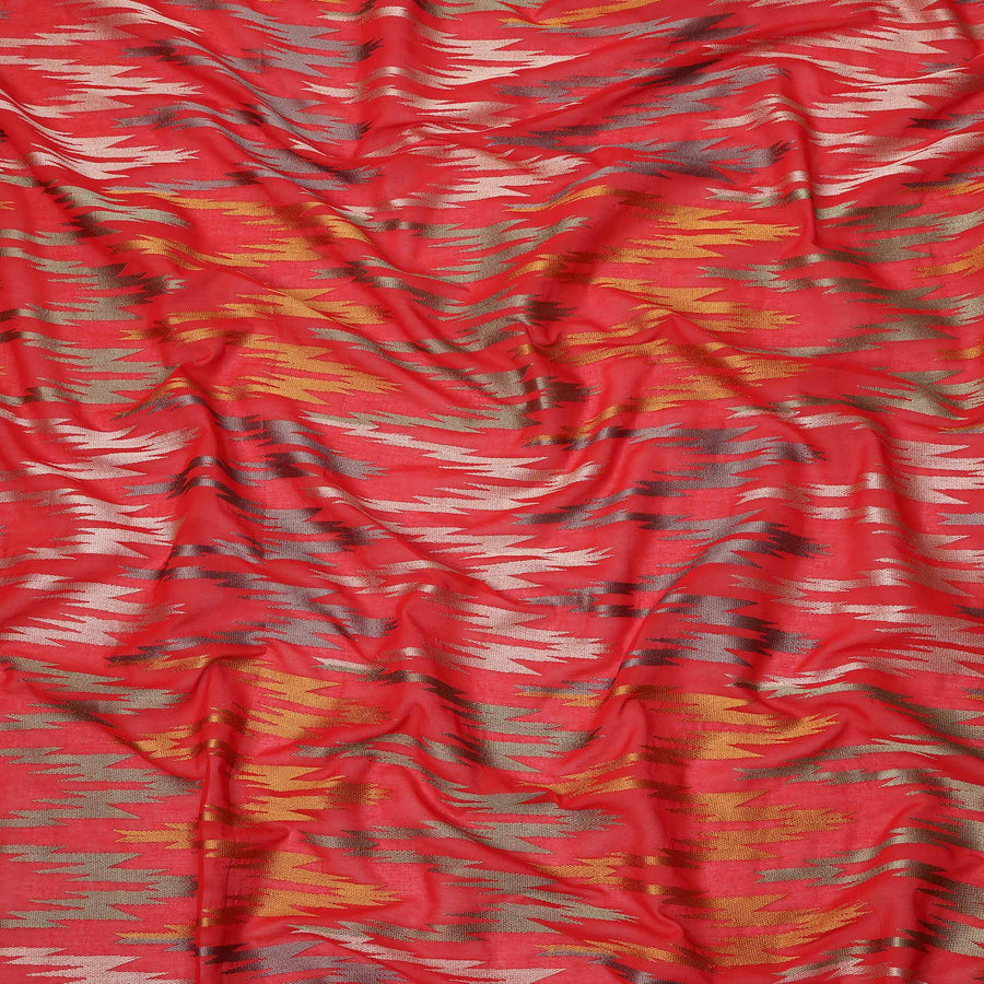 قماش فوال قطني منسوج مستوحى من الإيكات متعدد الألوان باللون الأحمر مع لمسات معدنية، عرض 140 سم، صنع في الهند - D23728