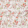 قماش كريب حريري خالص بطبعة زهور رومانسية بلون الخوخ والأرجواني الفاتح، قاعدة بيضاء عاجية، عرض 110 سم، صنع في الهند - D23972
