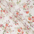 قماش كريب حريري خالص بطبعة زهور رومانسية بلون الخوخ والأرجواني الفاتح، قاعدة بيضاء عاجية، عرض 110 سم، صنع في الهند - D23972