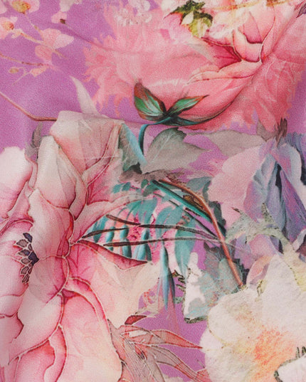 قماش كريب حريري خالص بطبعة زهور الفاوانيا والفراشات الفنية متعدد الألوان، قاعدة أرجوانية أرجوانية، عرض 110 سم، صنع في الهند - D23974
