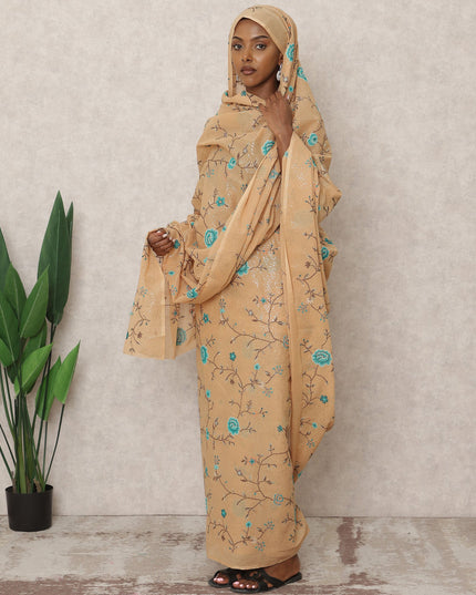 ثوب سوداني تقليدي بني غامق مع تطريز زهور الفوال باللون الأزرق المخضر، قطعة بطول 4.5 متر، مصنوع من القطن الخالص، عرض 140 سم، صنع في الهند - D24474