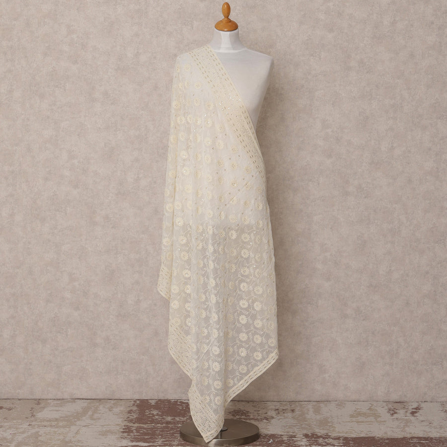 دوباتا جورجيت صناعي مطرزة بالورود باللون الأبيض العاجي مع تطريز بالترتر، مقاس 210×90 سم، الهند - D24845