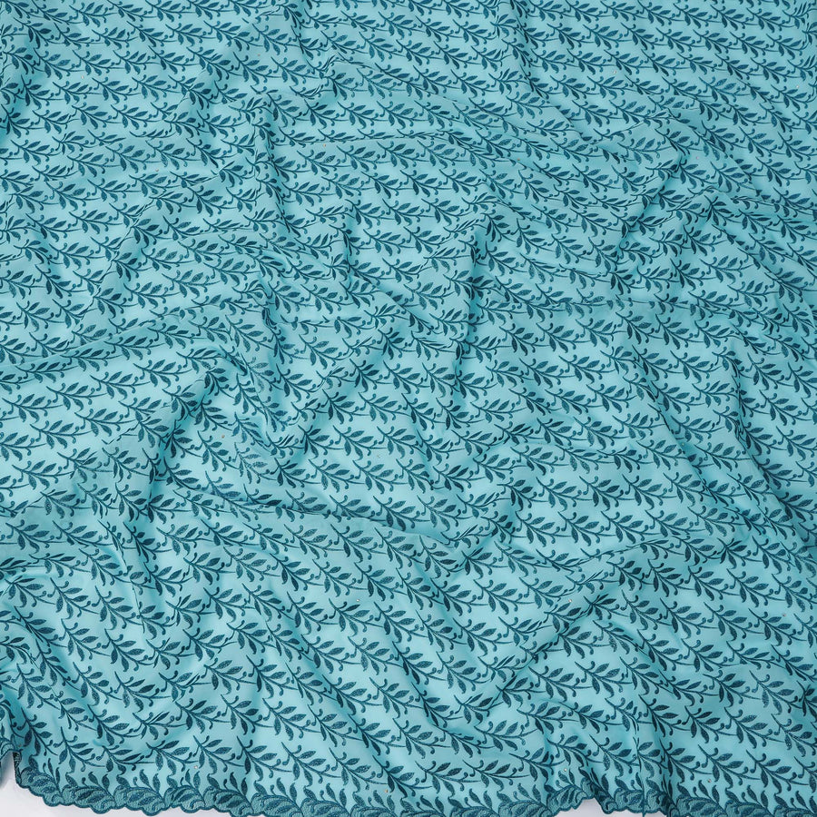 ثوب سوداني من قماش الفوال السويسري الفاخر باللون الأزرق السماوي مع تطريز باللون الأزرق الداكن، 4.5 متر × 140 سم - D21633