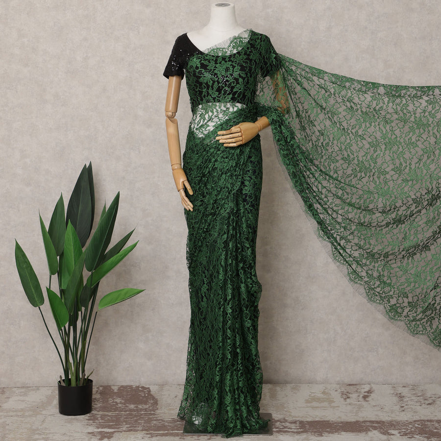 ساري فرنسي من الدانتيل شانتيلي ثنائي اللون باللون الأخضر الزمردي والأسود، 5.5 متر، عرض 110 سم - D21848