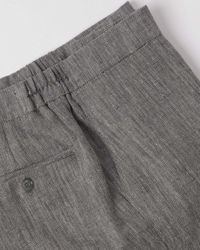 شورت كتان فاخر باللون الرمادي الفحمي، بقصّة مُخصّصة، صُنع في الإمارات العربية المتحدة - D22002