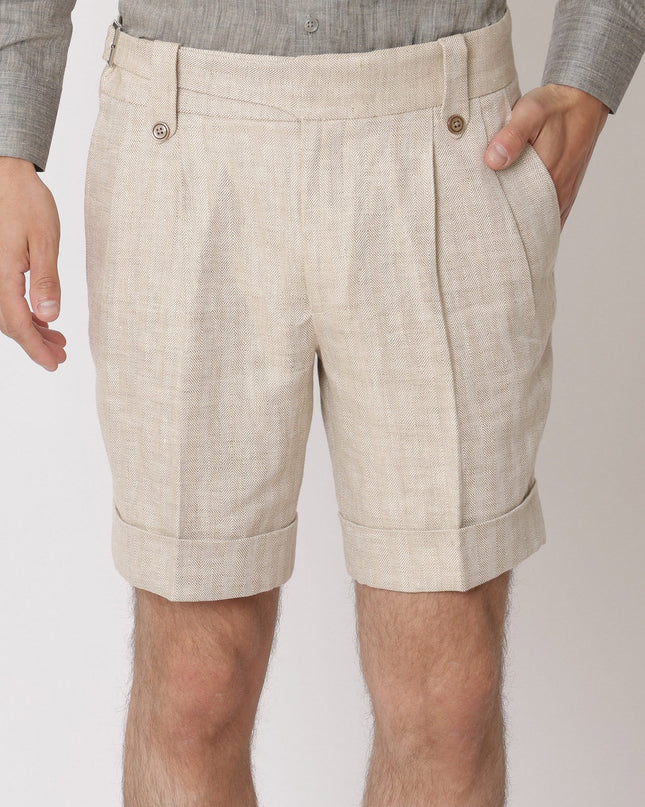 شورت من الكتان الخالص الفاخر باللون البيج الطبيعي، بقصّة مُخصّصة، صُنع في الإمارات العربية المتحدة - D22003