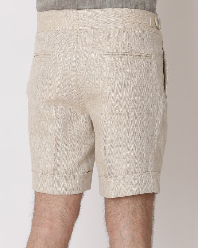 شورت من الكتان الخالص الفاخر باللون البيج الطبيعي، بقصّة مُخصّصة، صُنع في الإمارات العربية المتحدة - D22003
