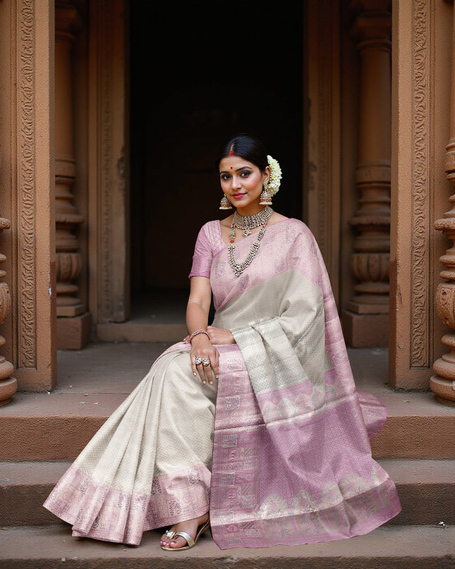 ساري كانجيفارام من الحرير الخالص بلون اللافندر والفضي، مزين بزخارف فنية منسوجة يدويًا، بطول 5.5 متر مع بلوزة، من أصل هندي - D22669