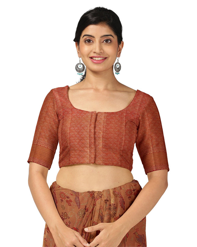 ساري كانجيفارام من الحرير الخالص باللونين النحاسي والأحمر، مزين بزخارف نباتية معقدة منسوجة يدويًا، بطول 5.5 متر مع قطعة بلوزة، من أصل هندي - D22670