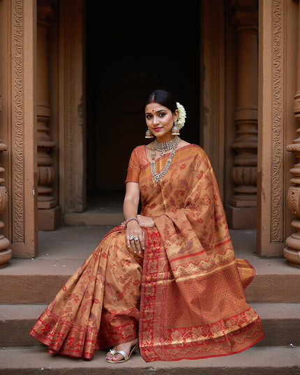 ساري كانجيفارام من الحرير الخالص باللونين النحاسي والأحمر، مزين بزخارف نباتية معقدة منسوجة يدويًا، بطول 5.5 متر مع قطعة بلوزة، من أصل هندي - D22670