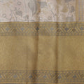 ساري كانجيفارام من الحرير الخالص باللونين العاجي والذهبي، مزين بنقوش زهرية وهندسية منسوجة يدويًا، بطول 5.5 متر مع بلوزة، من أصل هندي - D22674